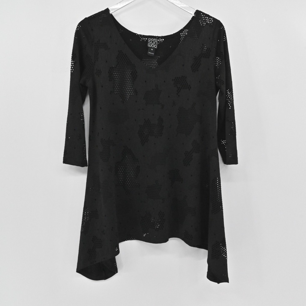 CLARA SUN‎ WOO Womens Laser Floral Top Size XS Whimsigoth Lace Black Asymmetric